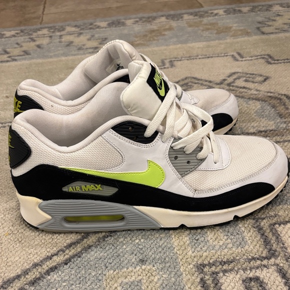 Nike Air Max 90 Volt Size 11.5 RARE - Picture 2 of 7